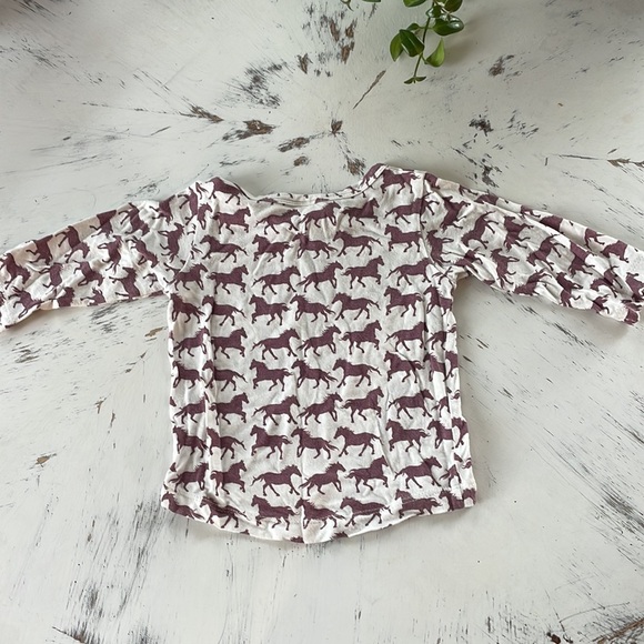 Kate Quinn Bamboo Horse Shirt - Picture 4 of 4